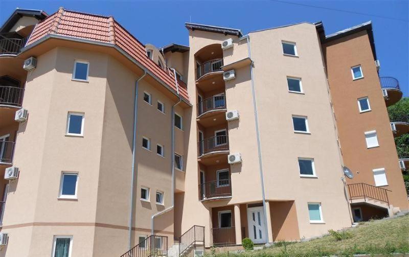 Appartement Ema Lux - Zgrada Panorama à Sokobanja Extérieur photo